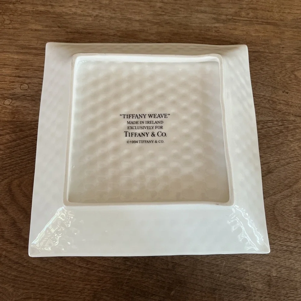 TIFFANY &‎ CO TIFFANY WEAVE BASKETWEAVE WHITE PORCELAIN Bowl Dish Square 7.5